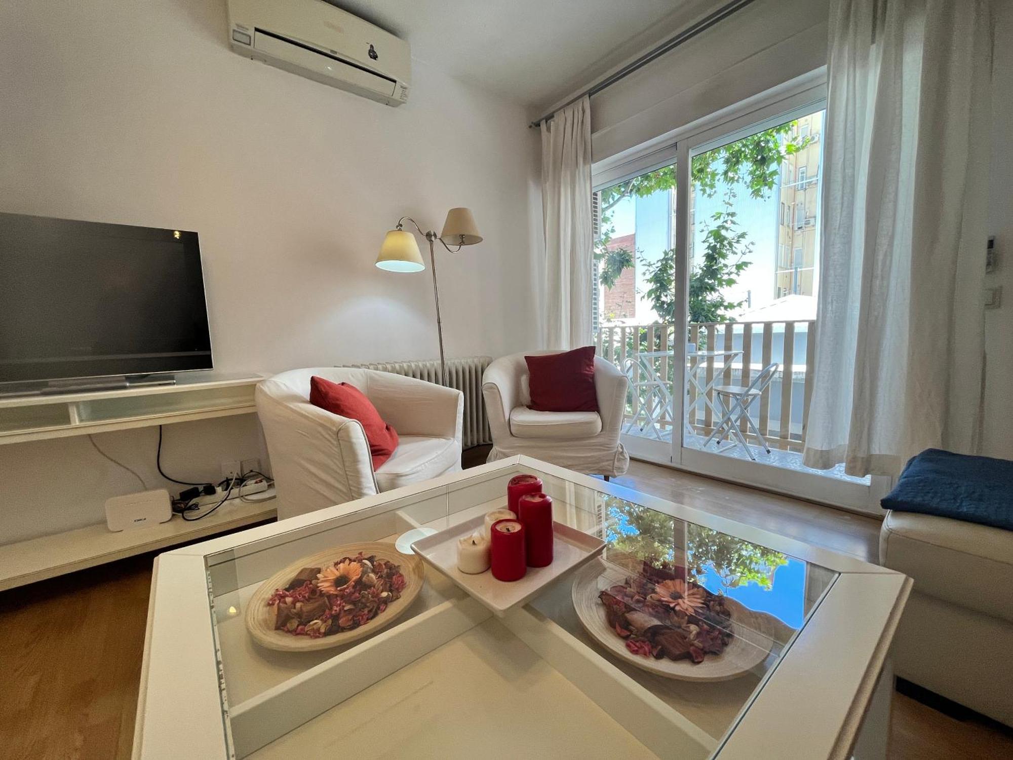Apartamento Exclusivo Terraza Tortosa Temporal Madri