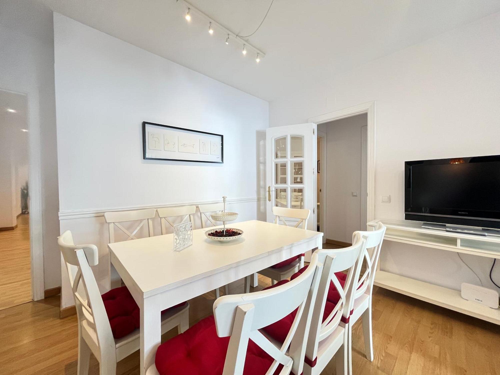Apartamento Exclusivo Terraza Tortosa Temporal Madri